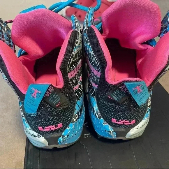 LEBRON XLL size 11 - Picture 5 of 15